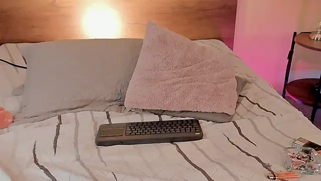 Angel_eros_'s cam snapshot