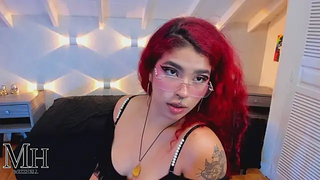 MizzHell live sex cam