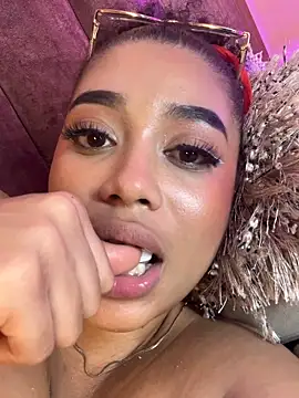 Emy_leon live sex cam