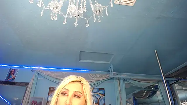 ADRIANNA_FOX's cam snapshot