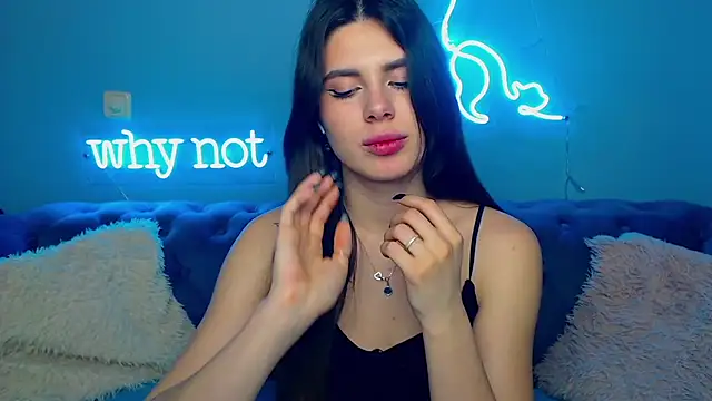 ViollinaLove's cam snapshot