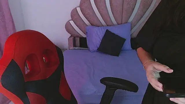 mia_fox666's cam snapshot