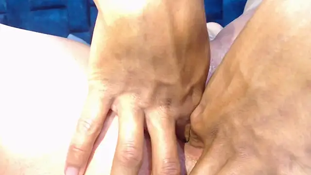 GroupNoLimits's cam snapshot