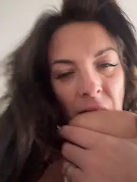 Almmaxxxx live sex cam