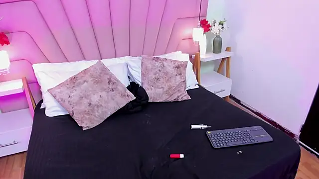 Kim_Luna1's cam snapshot