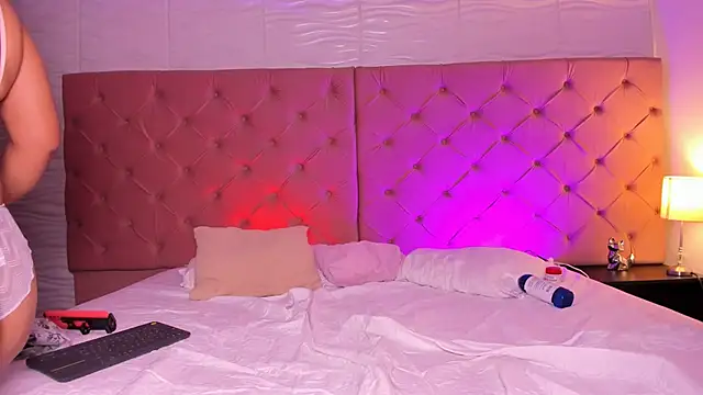 danni_and_jeison's cam snapshot