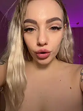 HugeBoobsAlice live sex cam