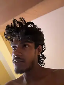 RavenKisses live sex cam