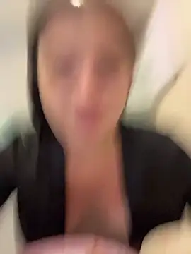 MiraReach live sex cam