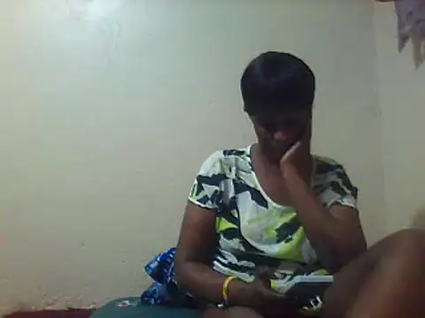 creamyhairy_puss's cam snapshot