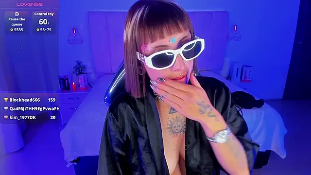 Gyal_8_'s cam snapshot