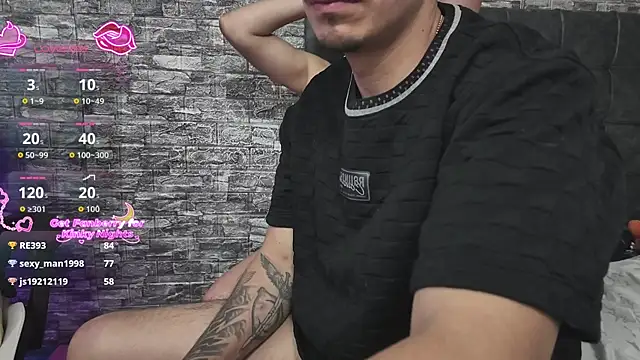 Rich_Couple_69 live sex cam