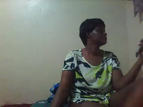 creamyhairy_puss's cam snapshot