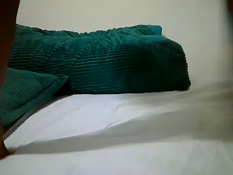 Baby_Skyllah's cam snapshot