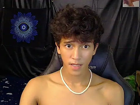 hugekenbigcock live sex cam