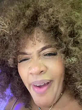 riri_brunnete live sex cam