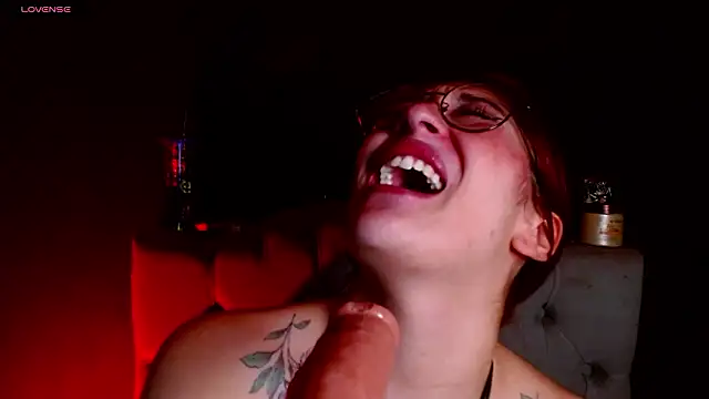 Red-moon1 live sex cam