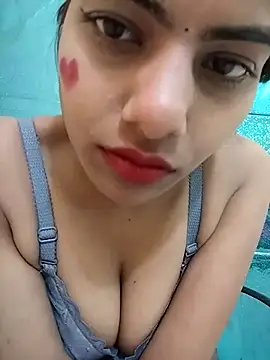 Alisha_Babyy live sex cam