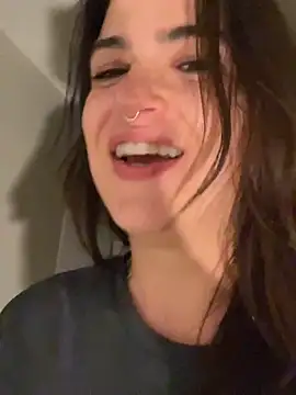 SafeinouterSpace's cam snapshot