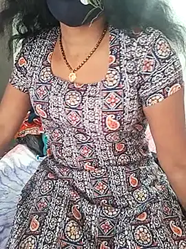 Hotty_pooja_07's cam snapshot