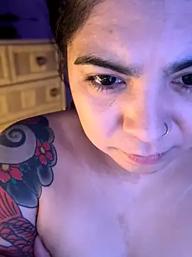 kimmiakiss22's cam snapshot