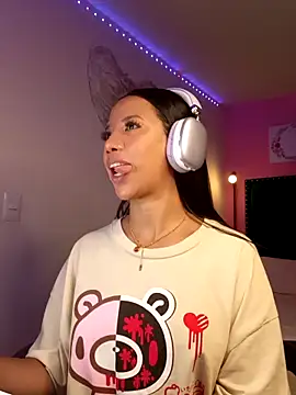 SallyWhitee's cam snapshot