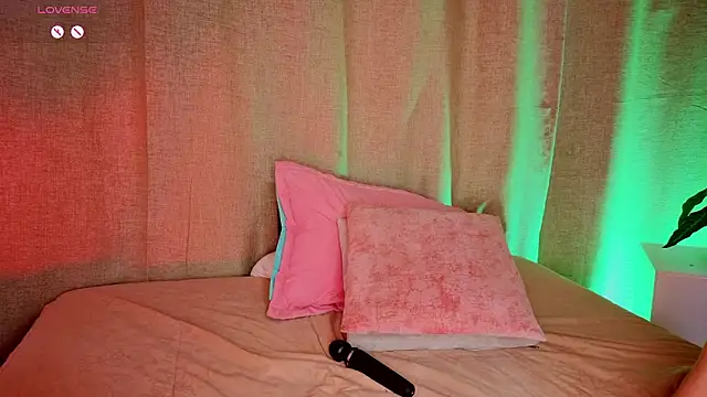 mia_bonneett's cam snapshot