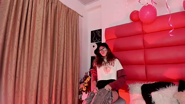 Oliviamonroex18's cam snapshot