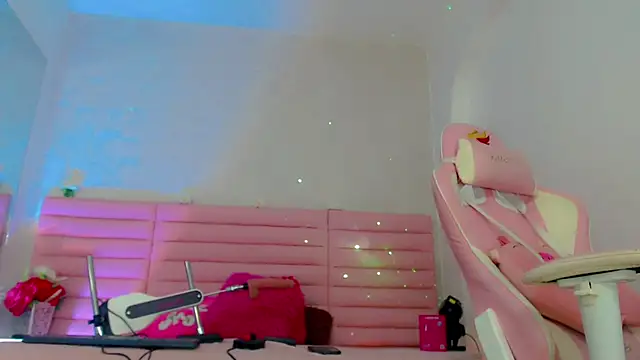 estefany_squirt1's cam snapshot