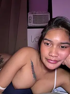 iDareUtoLoveMe live sex cam