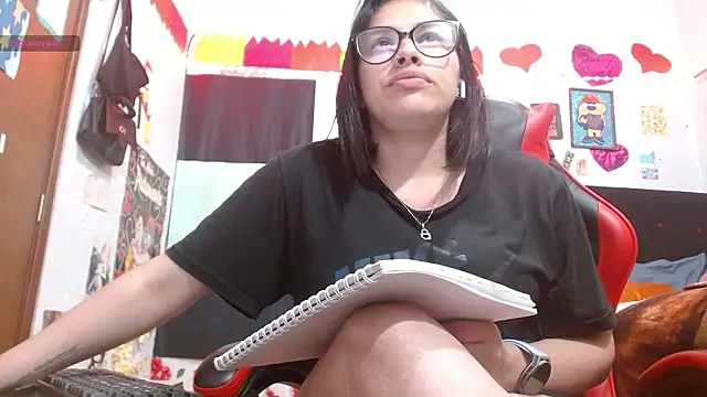 Saray_extrovert_'s cam snapshot