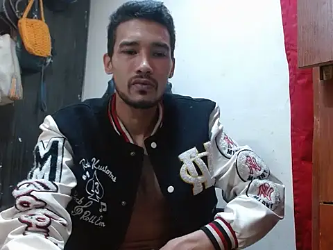 Calientes96's cam snapshot