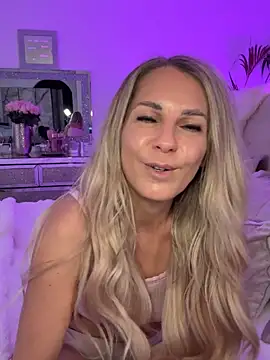 JulieSol live sex cam