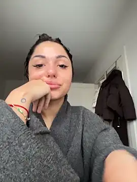 SilkyMira live sex cam