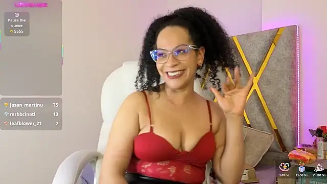 Cintiia_Holmes live sex cam