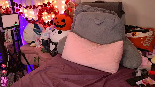 Angel-Lewd-Cake's cam snapshot