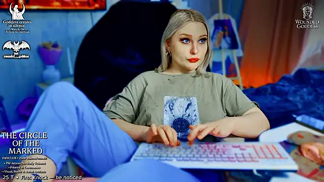 Wounded_Goddess_'s cam snapshot