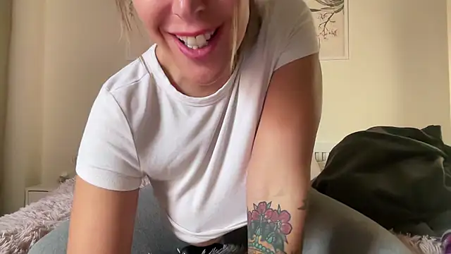 Lana_inked's cam snapshot