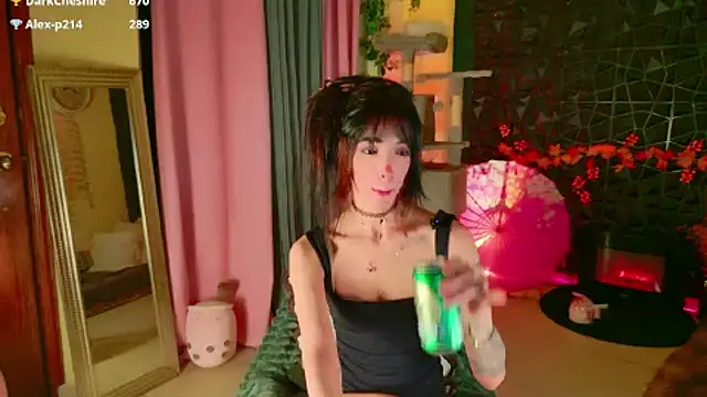 Ari-Nana live sex cam