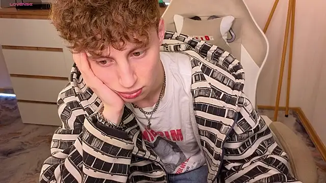 crisp1n live sex cam