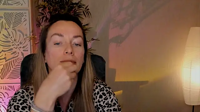 RebeccaMartinez live sex cam