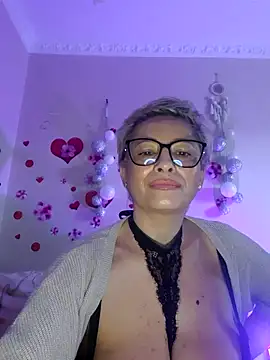 BellaBellaHot live sex cam