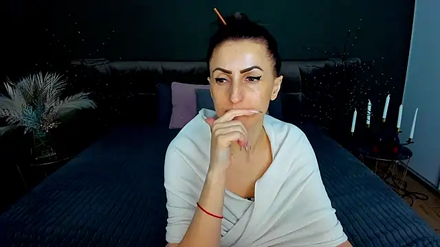 Rebecca_Diamond's cam snapshot