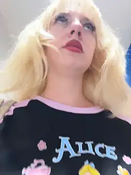 RonnieKiss live sex cam