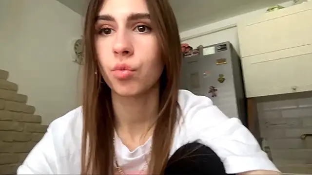 ElsieKuhlmann live sex cam