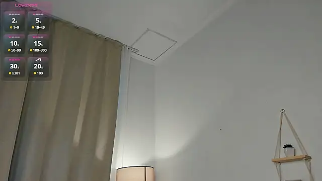 LaureMestler live sex cam