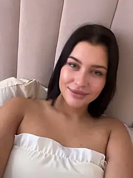 KikiWatson live sex cam