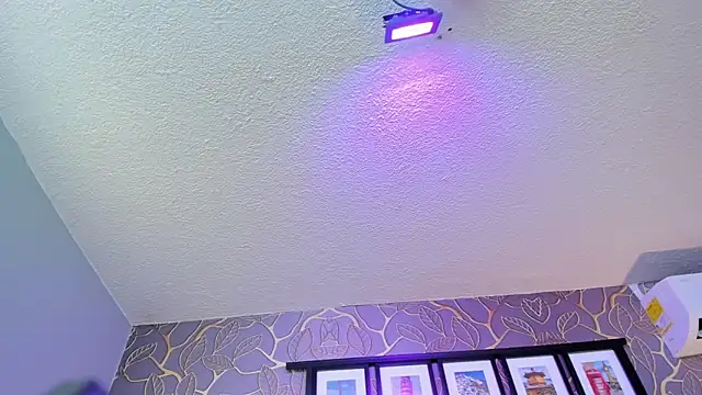 monserrat_cutte's cam snapshot