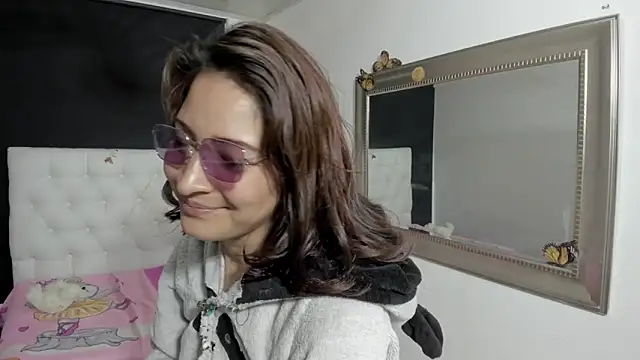 evelynesex live sex cam