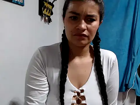 Scarlett_Hot69's cam snapshot